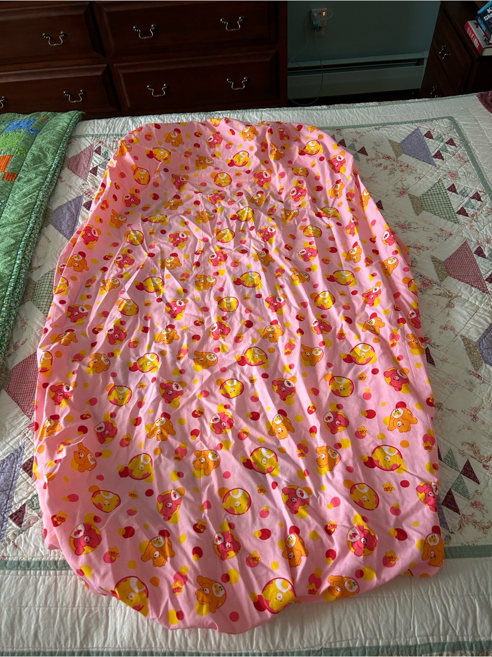 Carebear fitted sheet toddler sized smaller then twin